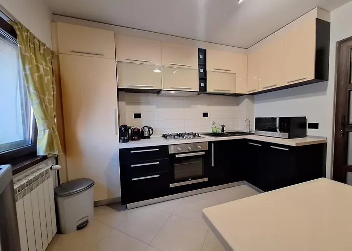 Urban George Enescu 4 Beedroom Apartment Suceava